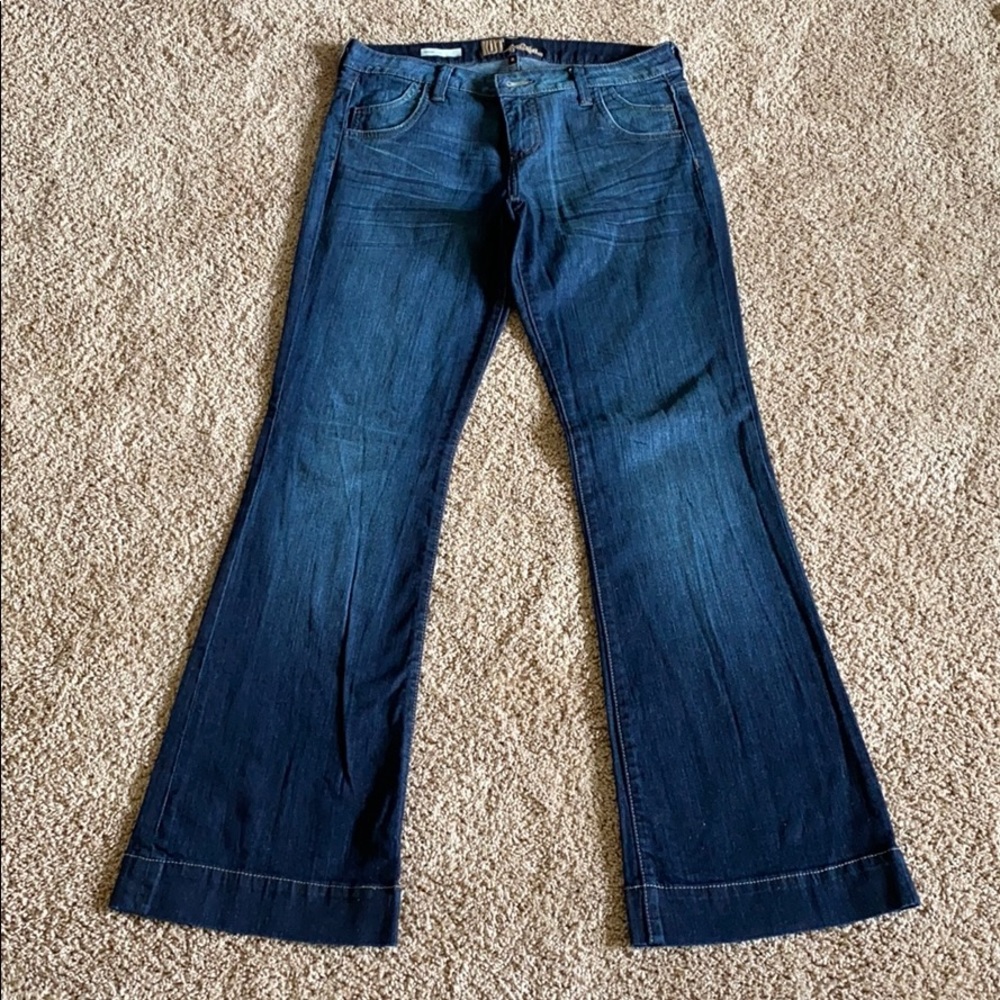 Like new Kut from the Kloth Maggy Flare Jean sz 8
